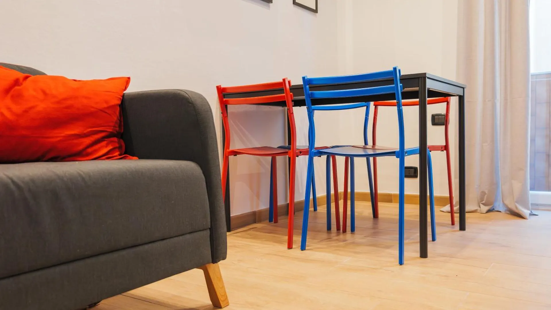 Lotto-Sansiro, Comfort Business Suite & Wi-Fi Mediolan